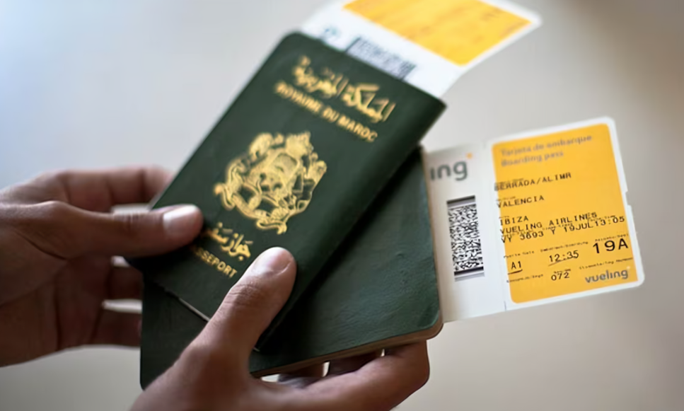 Classement mondial des passeports : le Maroc domine l’Afrique du Nord en 2025